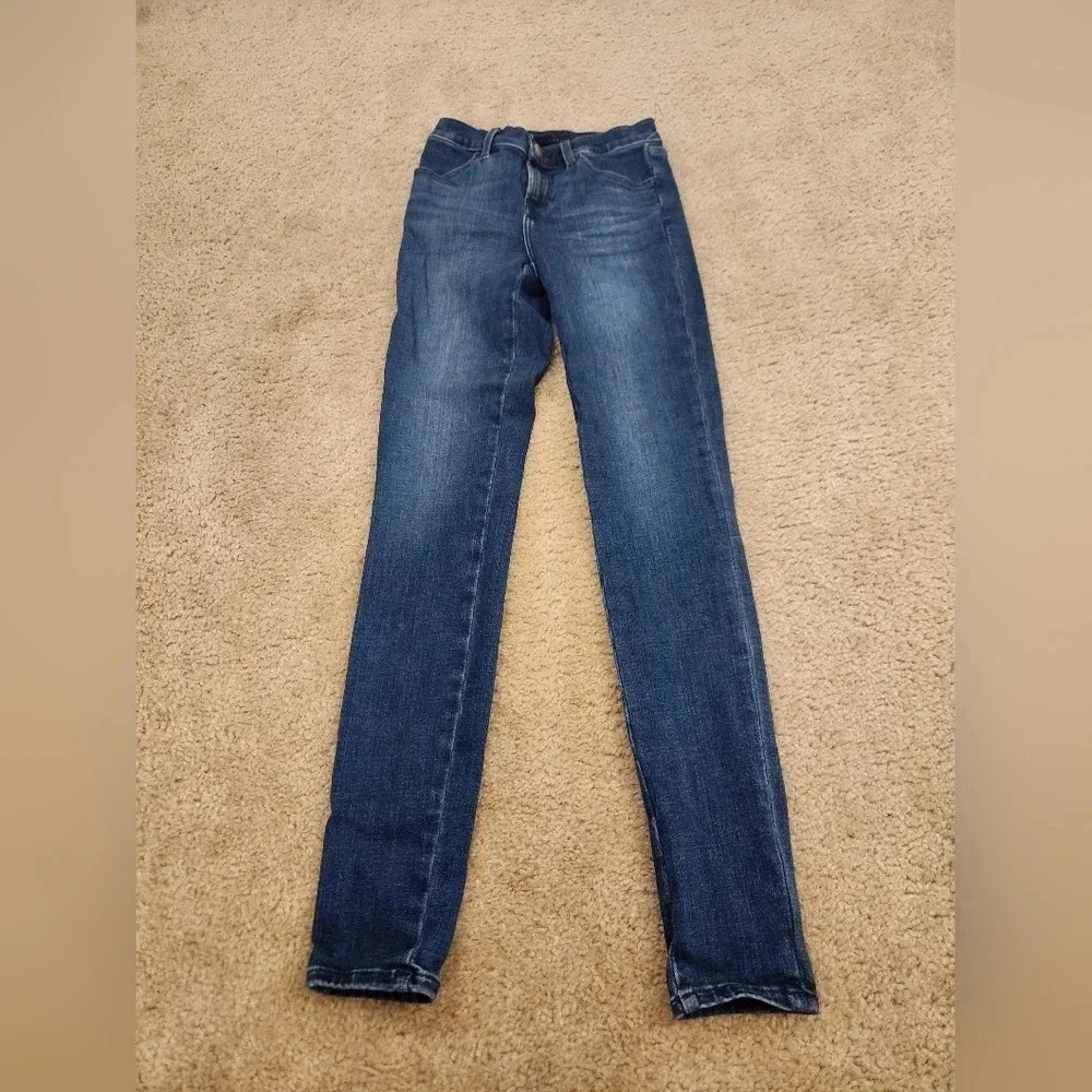 J brand Medium Wash Blue Jeans Womens Size 24โ Mid Rise Super Skinny #C56